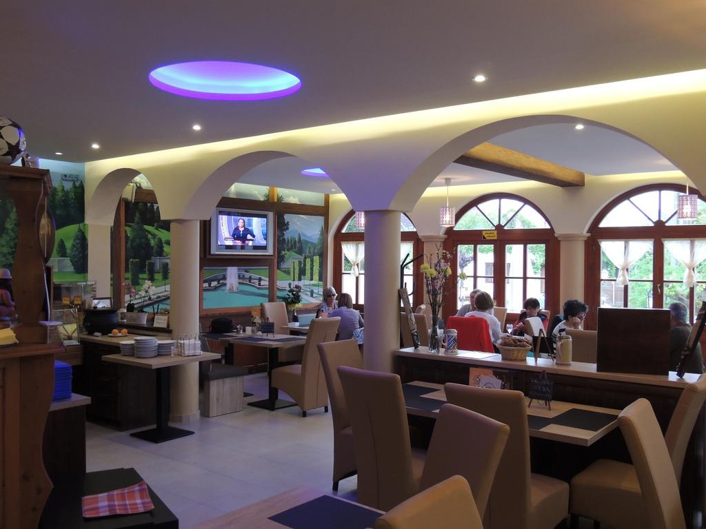 Bajor Panzio Buek-Buekfuerdo, Adults Friendly 12 Plus Bagian luar foto