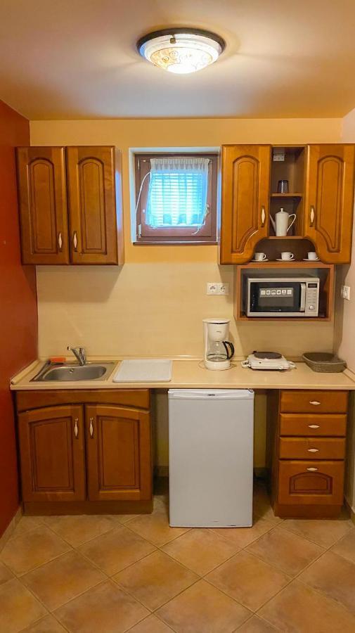 Bajor Panzio Buek-Buekfuerdo, Adults Friendly 12 Plus Bagian luar foto
