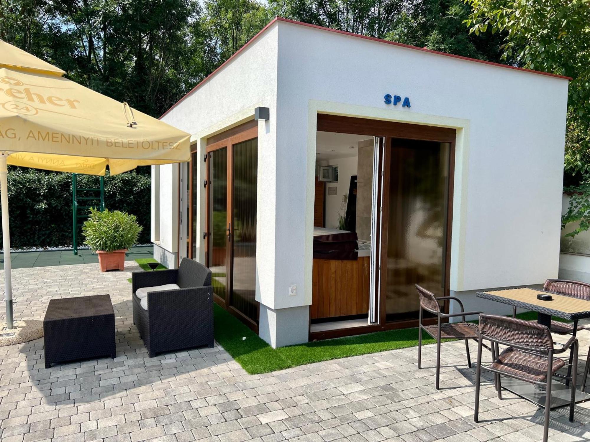 Bajor Panzio Buek-Buekfuerdo, Adults Friendly 12 Plus Bagian luar foto