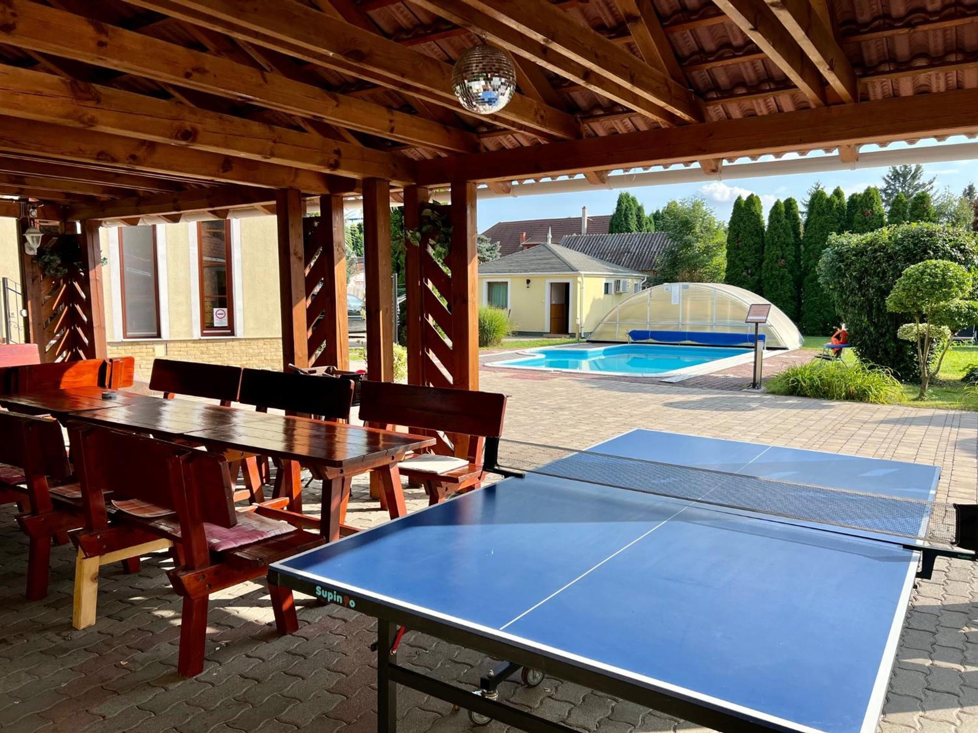 Bajor Panzio Buek-Buekfuerdo, Adults Friendly 12 Plus Bagian luar foto