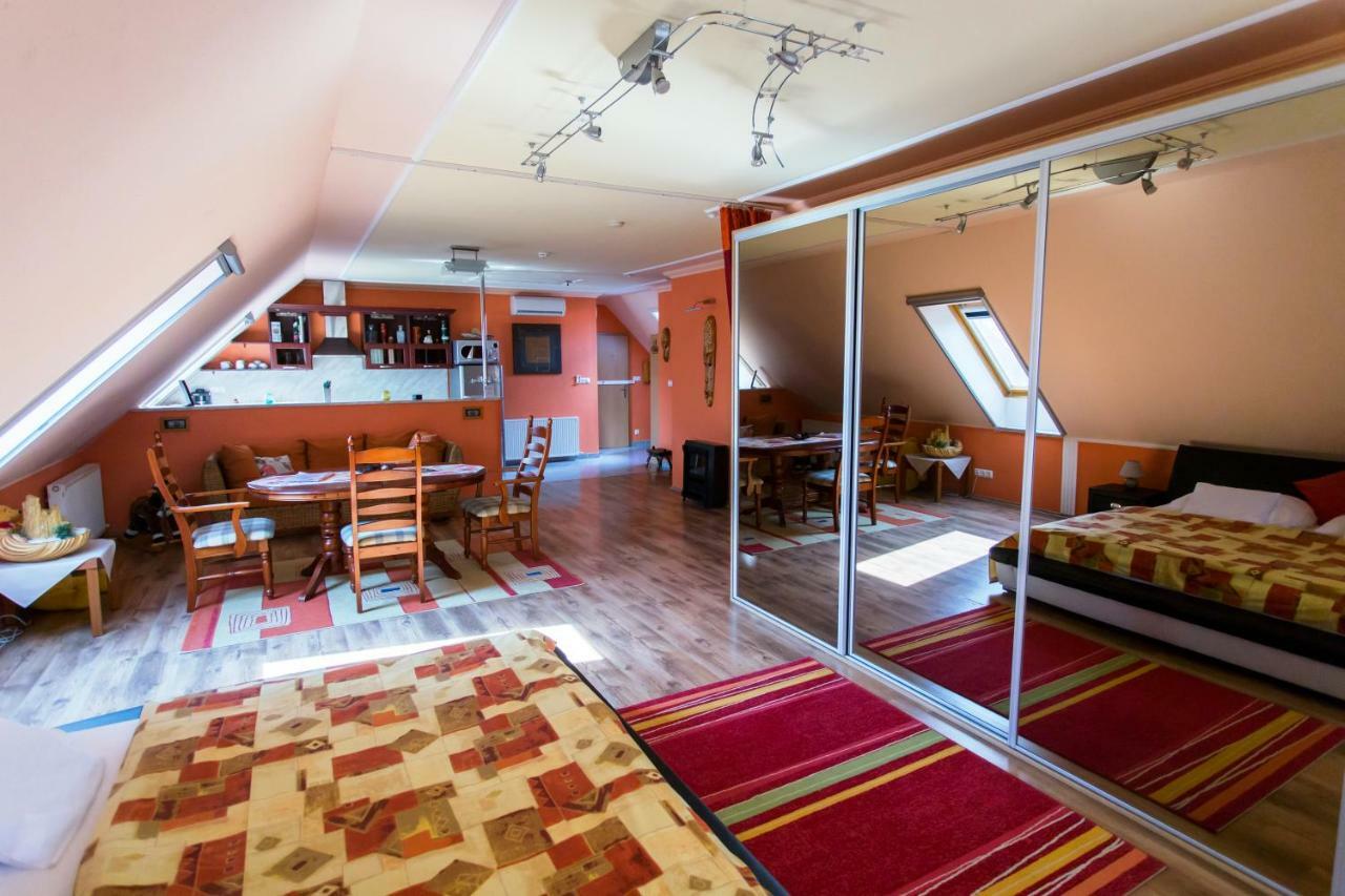 Bajor Panzio Buek-Buekfuerdo, Adults Friendly 12 Plus Bagian luar foto