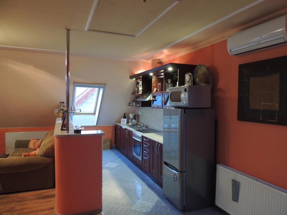 Bajor Panzio Buek-Buekfuerdo, Adults Friendly 12 Plus Bagian luar foto
